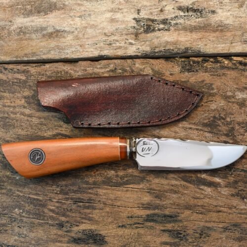 Faca Artesanal com Cabo de Cedro - 64